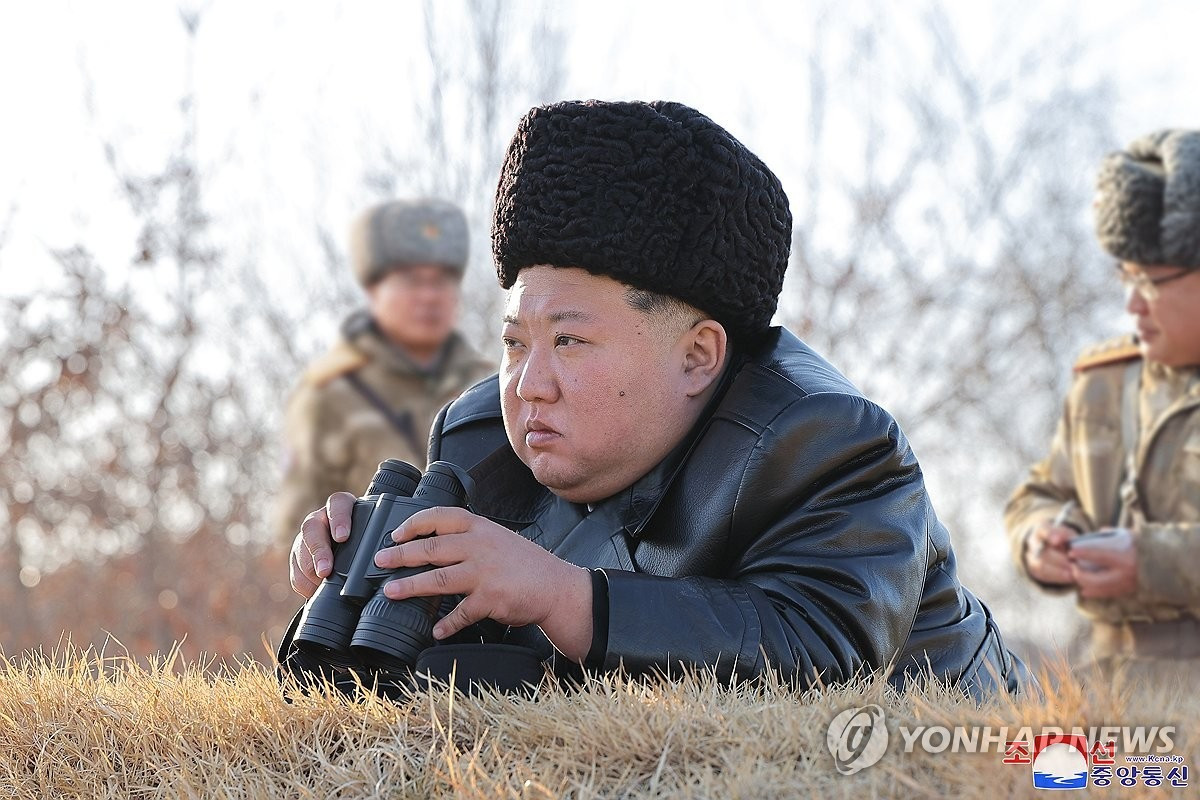 Chủ tịch Triều Tiên Kim Jong Un giám sát cuộc tập trận. (Ảnh: Yonhap) Chủ tịch Triều Tiên Kim Jong Un giám sát cuộc tập trận. (Ảnh: Yonhap)