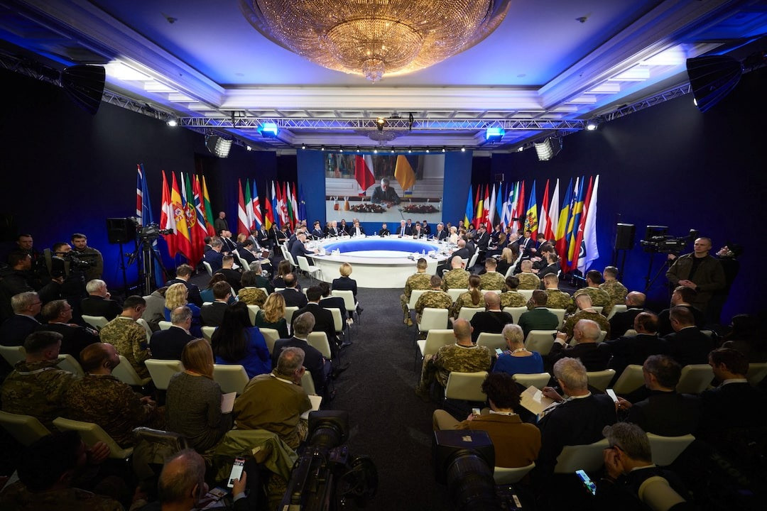 Diễn đàn Hỗ trợ Ukraine ngày 24/2 tại Kiev. (Ảnh: Reuters) Diễn đàn Hỗ trợ Ukraine ngày 24/2 tại Kiev. (Ảnh: Reuters)