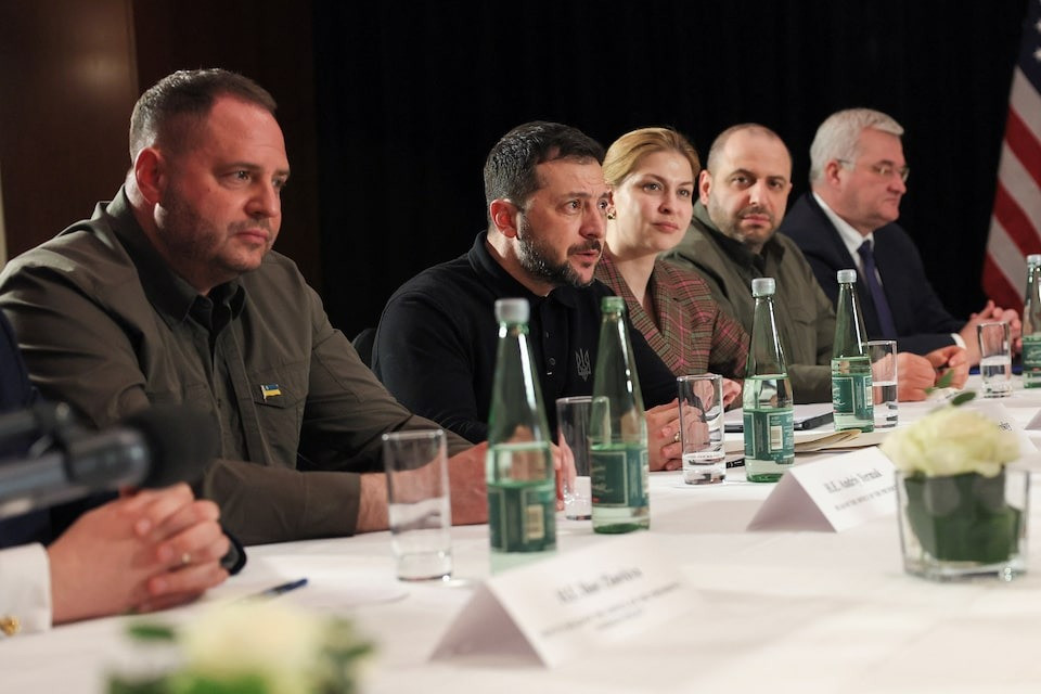 Phái đoàn Ukraine tại Hội nghị An ninh Munich. (Ảnh: Reuters) Phái đoàn Ukraine tại Hội nghị An ninh Munich. (Ảnh: Reuters)