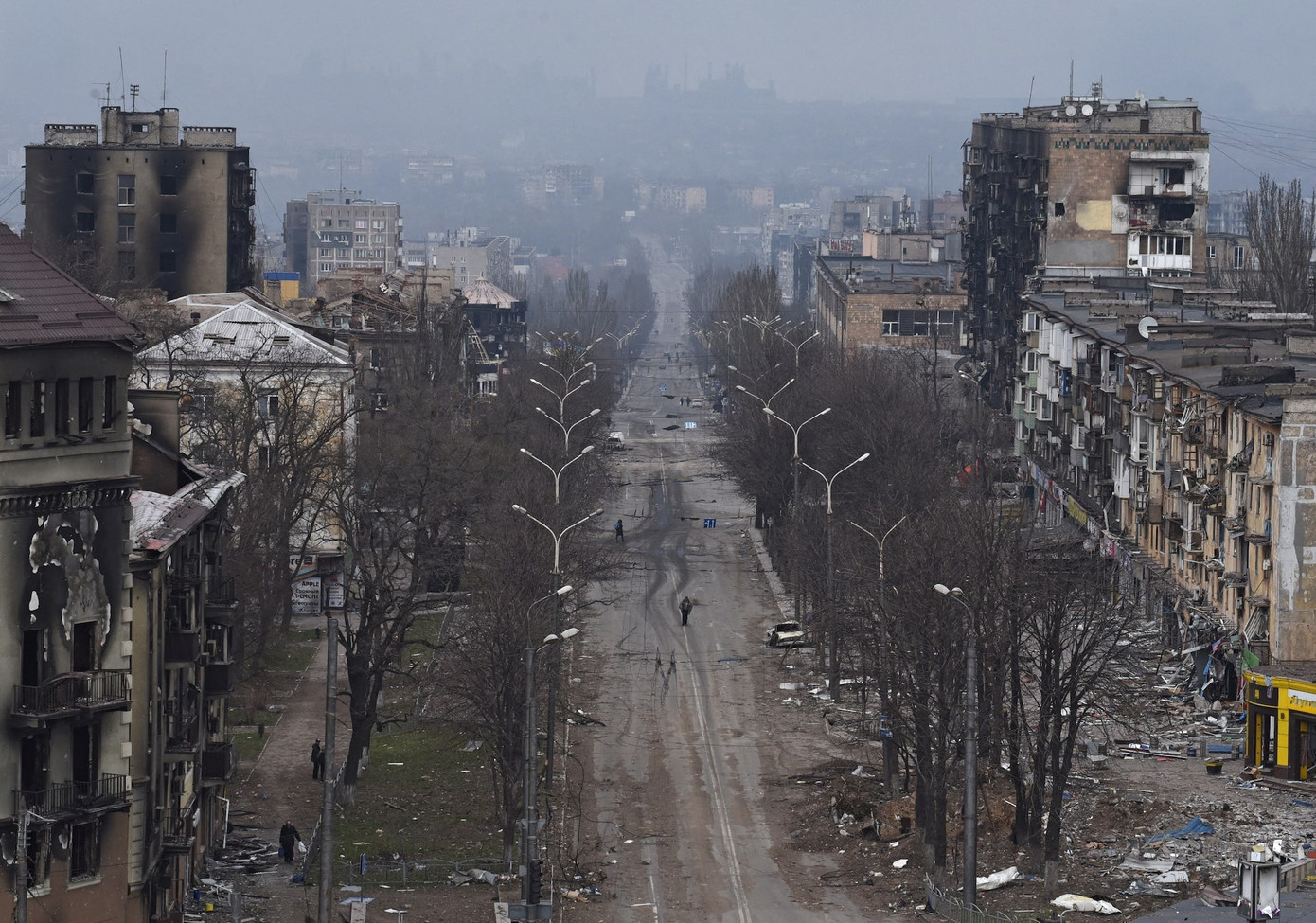 Cảnh tan hoang ở Mariupol tháng 4/2022. (Ảnh: Reuters)