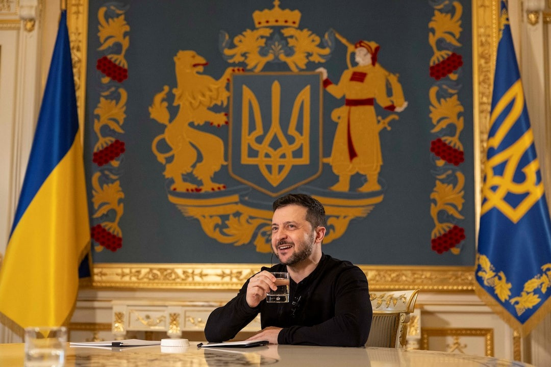 Tổng thống Ukraine Volodymyr Zelensky trả lời phỏng vấn phóng viên Reuters. (Ảnh: Reuters) Tổng thống Ukraine Volodymyr Zelensky trả lời phỏng vấn phóng viên Reuters. (Ảnh: Reuters)