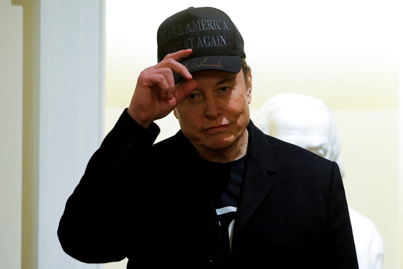 Tỷ phú Elon Musk tại cuộc họp nội các đầu tiên của ông Trump hôm 26/2. (Ảnh: Reuters)