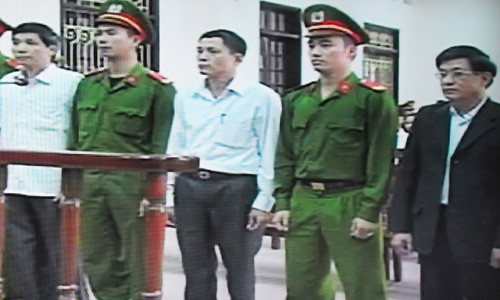 Các bị cáo tại tòa