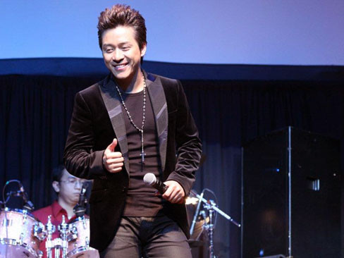 Tìm Lại Bầu Trời của Tuấn Hưng cũng 'làm mưa làm gió' trên bảng xếp hạng ZMA trong suốt một thời gian dài