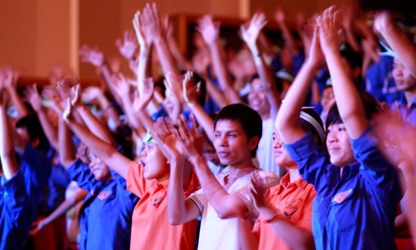 Đêm trao giải diễn ra trong không khí trang trọng mà không kém phần sôi nổi