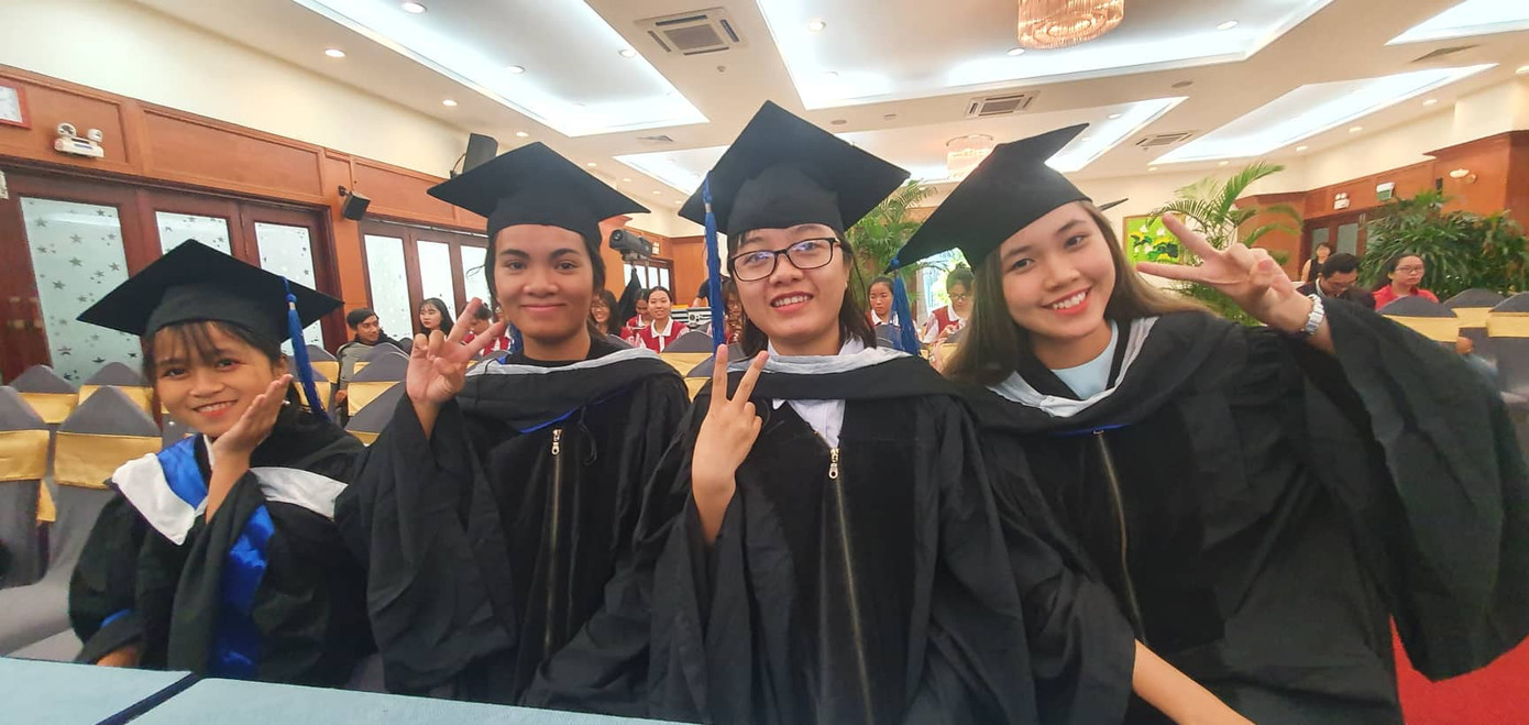 Sáng nay, 50 tân thủ khoa nhận học bổng 'Nâng bước thủ khoa' ảnh 19