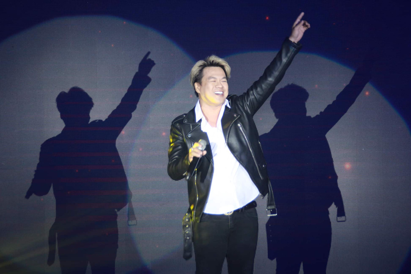 Sáng nay, 50 tân thủ khoa nhận học bổng 'Nâng bước thủ khoa' ảnh 8