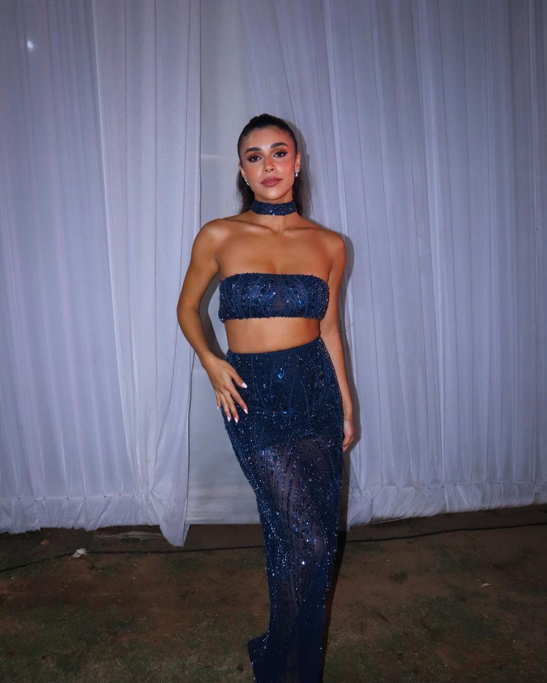 Yasmina là đại sứ của Trung tâm Ung thư Trẻ em và Ẩm thực Lebanon Bank. Người đẹp Lebanon được đánh giá là cô gái thông minh và bản lĩnh.