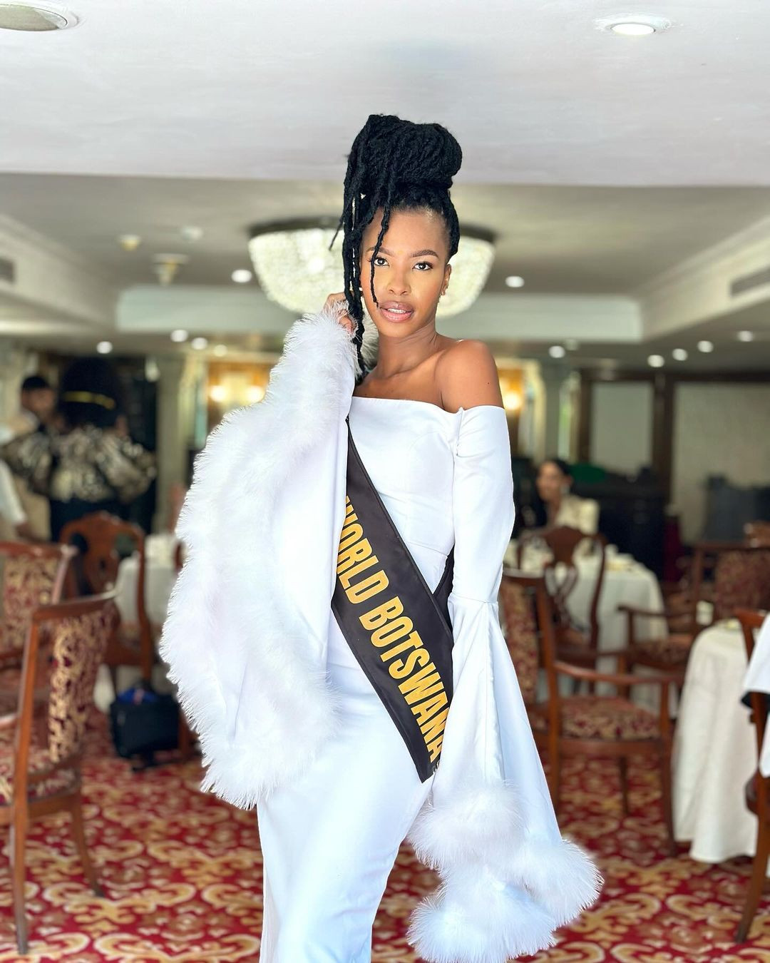 Trong top 5 người đẹp giành chiến thắng ở phần thi Head To Head Challenge có 3 người đẹp thuộc khu vực châu Phi. Đại diện Botswana - Lesego Chombo gây ấn tượng trong phần trình bày của mình với kỹ năng thuyết trình thông minh, nhanh nhạy.