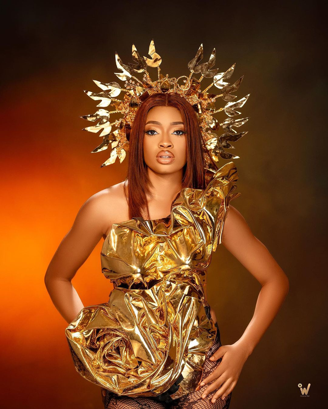 Đại diện Nigeria - Ada Eme là người đẹp châu Phi thứ hai lọt vào top 5 phần thi Head to Head Challenge. Cô năm nay 25 tuổi, cao 1,82 m. Người đẹp đang giữ vai trò tổ chức sự kiện kiêm giám đốc sáng tạo cho The Peng Events &amp; Sand Dredger. Ngoài ra, Ada còn đang theo học để lấy bằng về nghiên cứu hòa bình và xung đột với mong muốn được làm việc tại Liên Hợp Quốc.