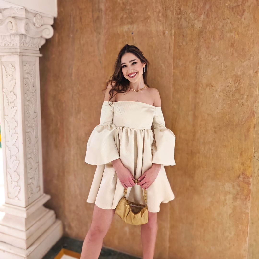 Trước đó, đại diện Anh quốc - Jessica Ashley Gagen được xướng tên vào top 5 phần thi Head to Head Challenge và vào thẳng top 40.