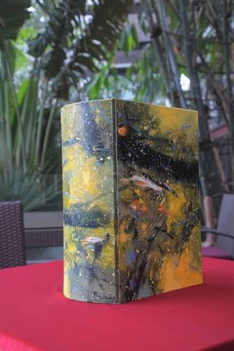 Cận cảnh cuốn từ điển dát vàng đầu tiên ở Việt Nam ảnh 5