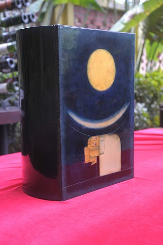 Cận cảnh cuốn từ điển dát vàng đầu tiên ở Việt Nam ảnh 3