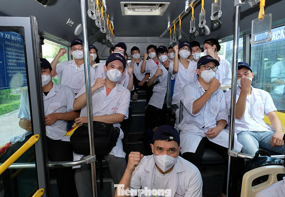 Với quyết tâm chống dịch, đội ngũ sinh viên trường ĐH Y sẽ cố gắng giúp địa phương vượt qua khó khăn trong giai đoạn dịch COVID-19