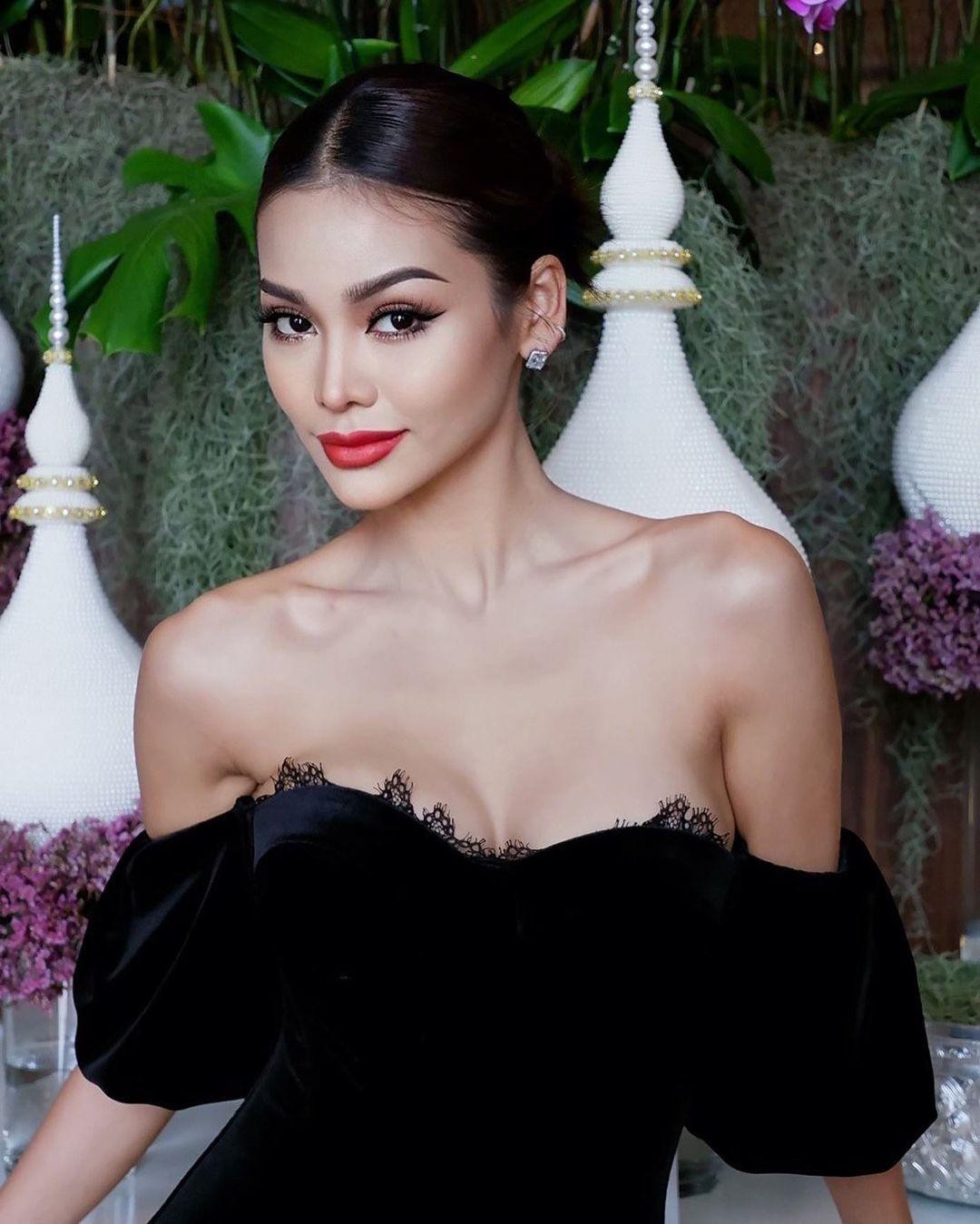 Tân Hoa hậu năm nay 26 tuổi và sở hữu nhan sắc mặn mà đang ở độ chín.