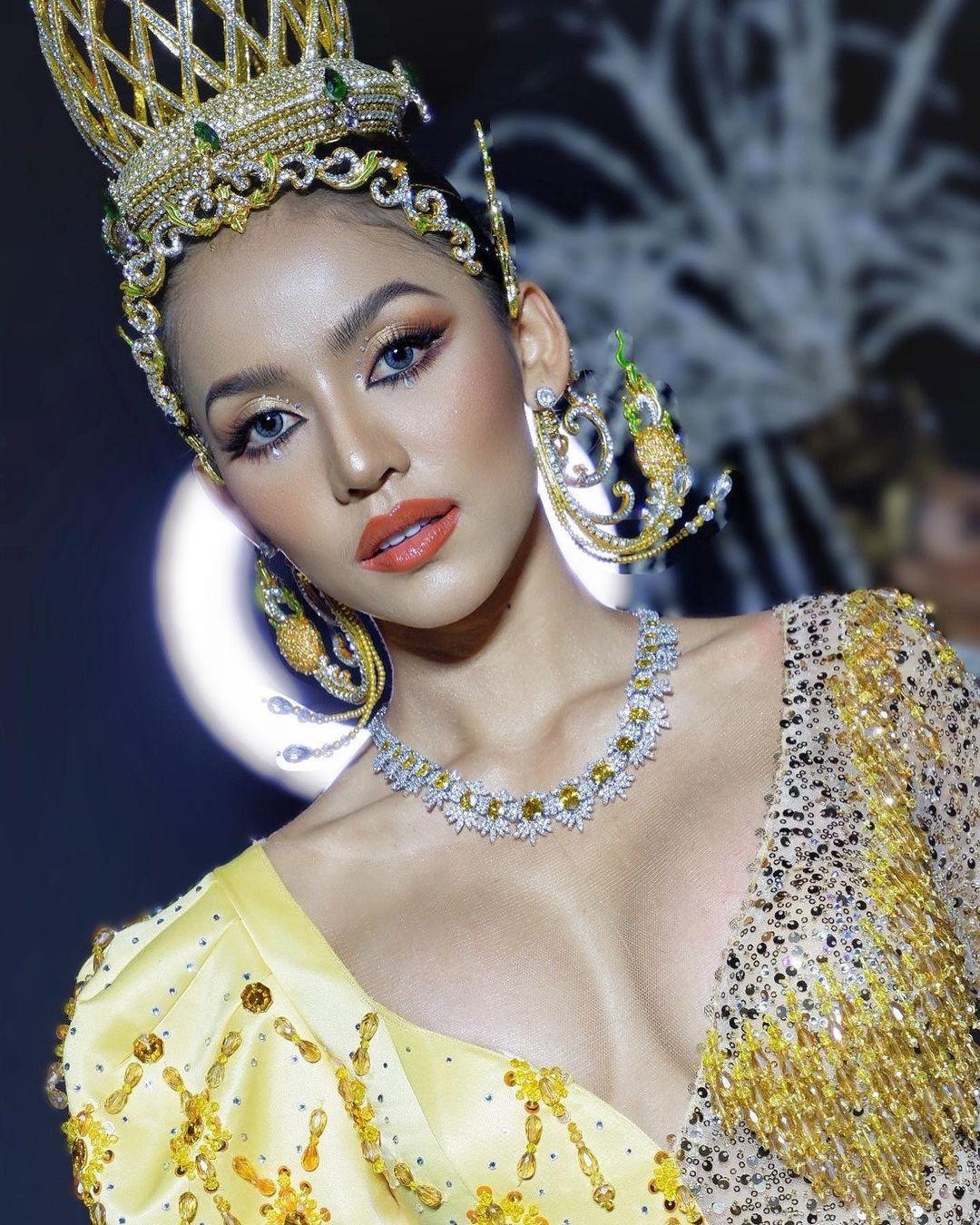 Kansuda 'Mimi' Chanakiri từng có thời gian dài hoạt động nghệ thuật ở Thái Lan và không xa lạ với các cuộc thi nhan sắc ở xứ sở chùa Vàng.