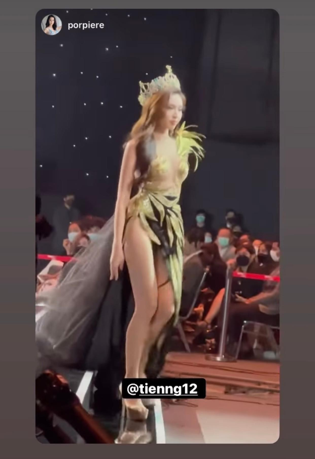 Nhan sắc xinh đẹp, lộng lẫy của Thuỳ Tiên bất chấp camera thường khiến fans trầm trồ.