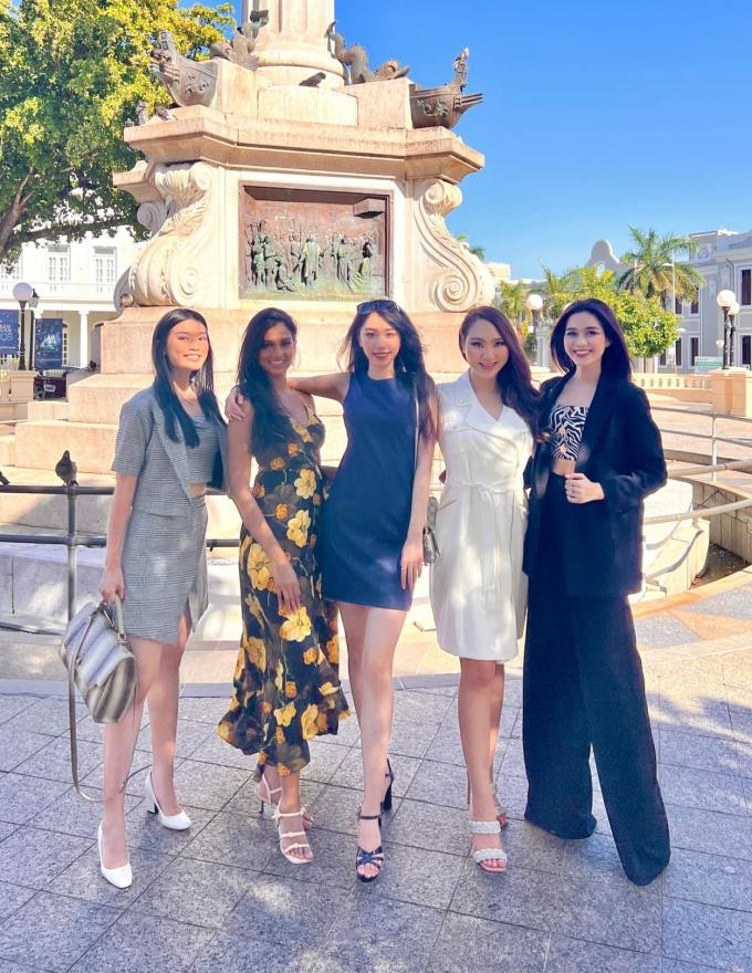 Trước đó, trong lần trở lại Puerto Rico để tham dự chung kết Miss World 2021 hồi tháng 3 vừa qua, các fans cũng nhiều lần 'phát hiện' ra Đỗ Thị Hà mặc lại đồ cũ trong các hoạt động của cuộc thi. Điển hình như chiếc quần ống xuông kéo dài chân và chiếc áo crop-top hoạ tiết đã được cô mặc lại.