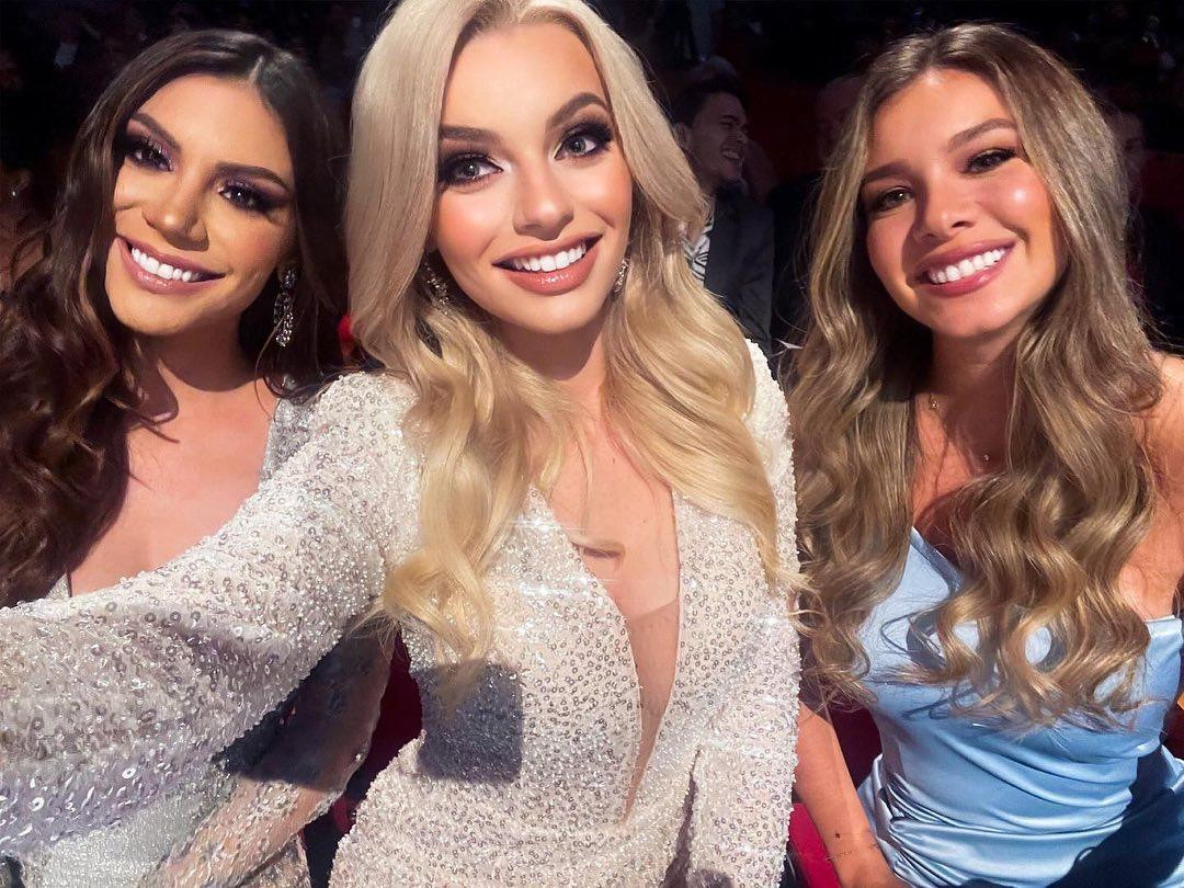 Karolina Bielawska sinh năm 1999, là Hoa hậu Ba Lan 2019. Năm 2021, cô đại diện Ba Lan thi Miss World - Hoa hậu Thế giới và giành chiến thắng.