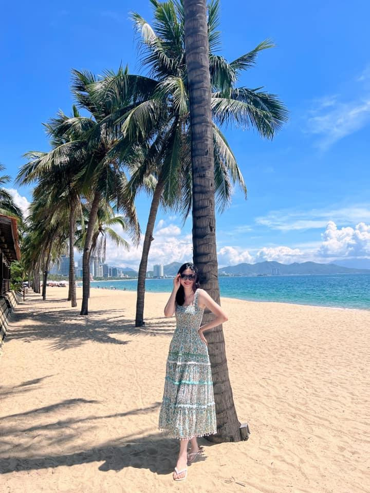 Á hậu Thanh Tú khoe dáng trên biển trong kỳ nghỉ lễ. Á hậu Thanh Tú khoe dáng trên biển trong kỳ nghỉ lễ.