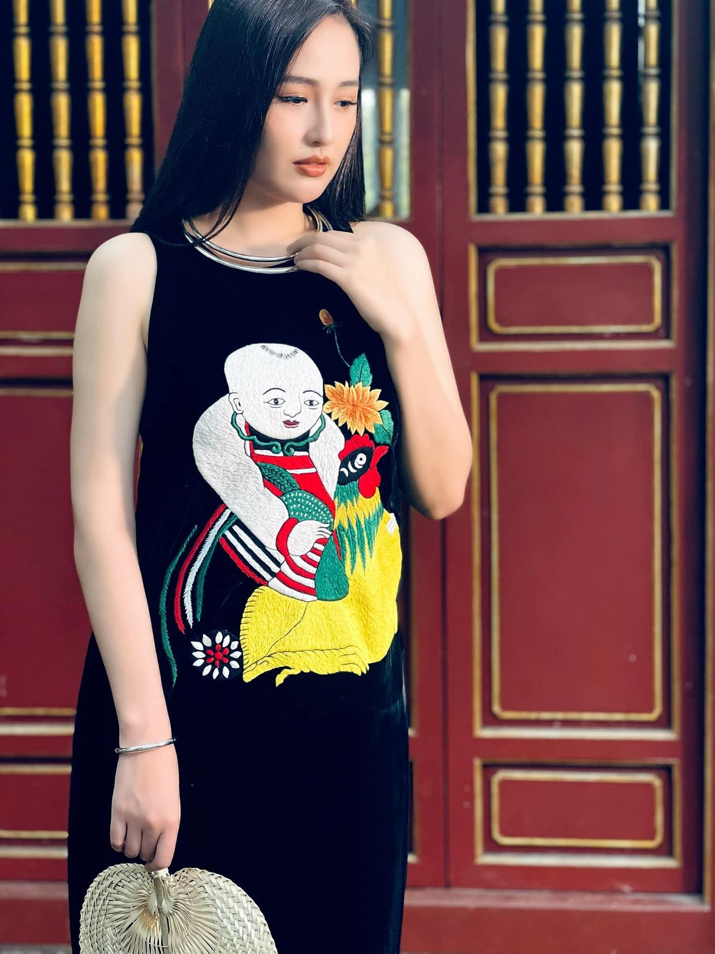 Mới đây, Hoa hậu Mai Phương Thuý đăng tải bộ ảnh thời trang mới thu hút sự chú ý của các fans.