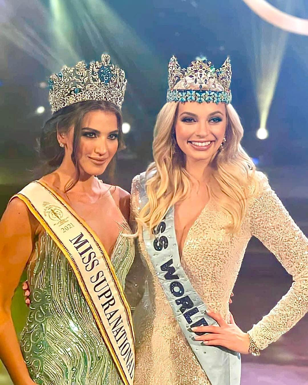 Ngay lập tức nhan sắc của cả hai người đẹp trở thành chủ đề bàn tán trên các diễn đàn sắc đẹp.