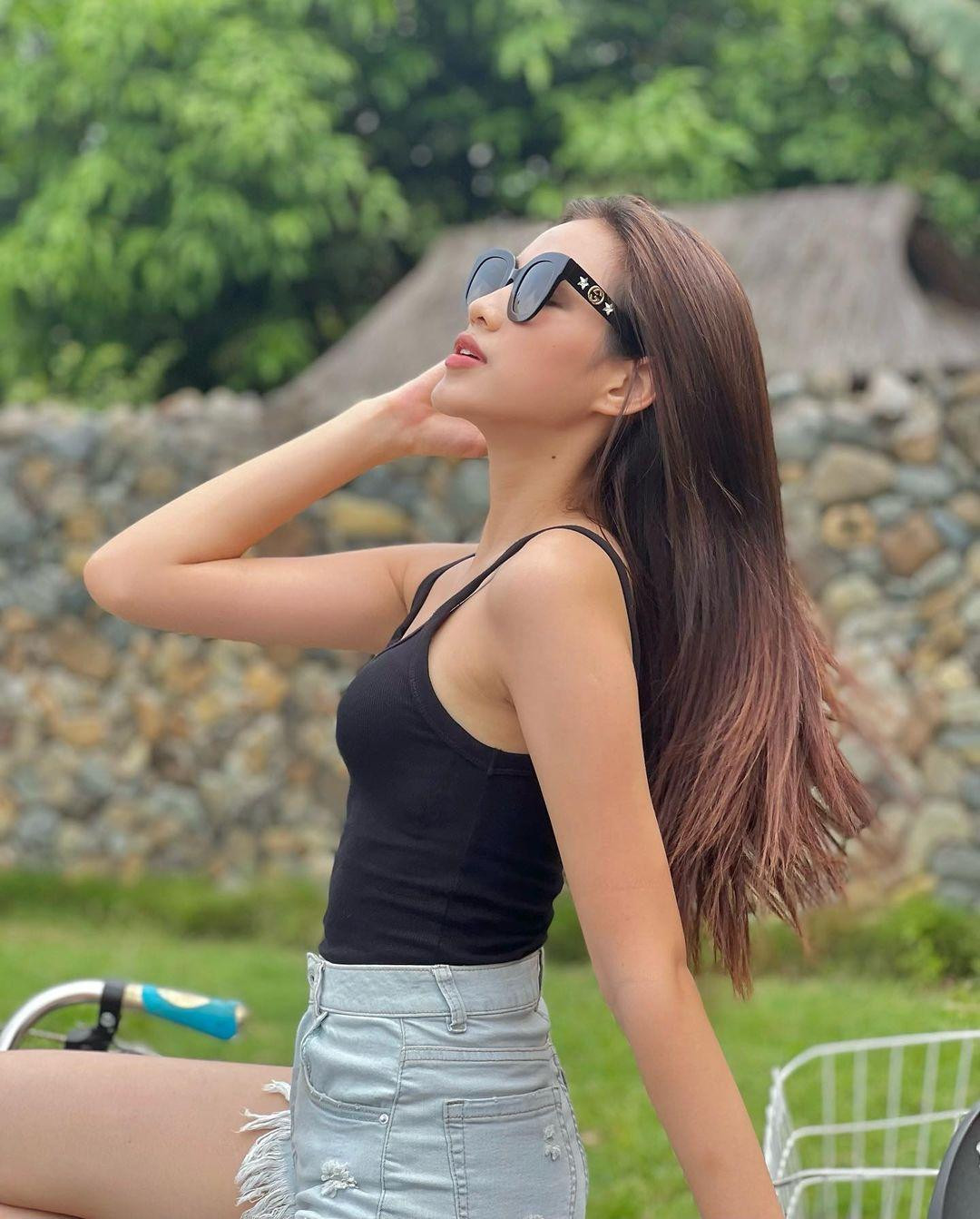 HHVN 2020 diện trang phục năng động, giản dị nhưng vẫn quyến rũ. HHVN 2020 diện trang phục năng động, giản dị nhưng vẫn quyến rũ.