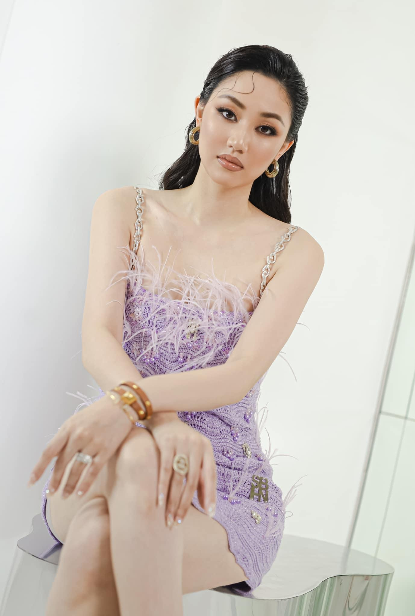 So với em gái Thanh Tú, Á hậu Trà My sở hữu nét mặt hiện đại hơn nên có phần phù hợp với phong cách trang điểm cá tính. So với em gái Thanh Tú, Á hậu Trà My sở hữu nét mặt hiện đại hơn nên có phần phù hợp với phong cách trang điểm cá tính.