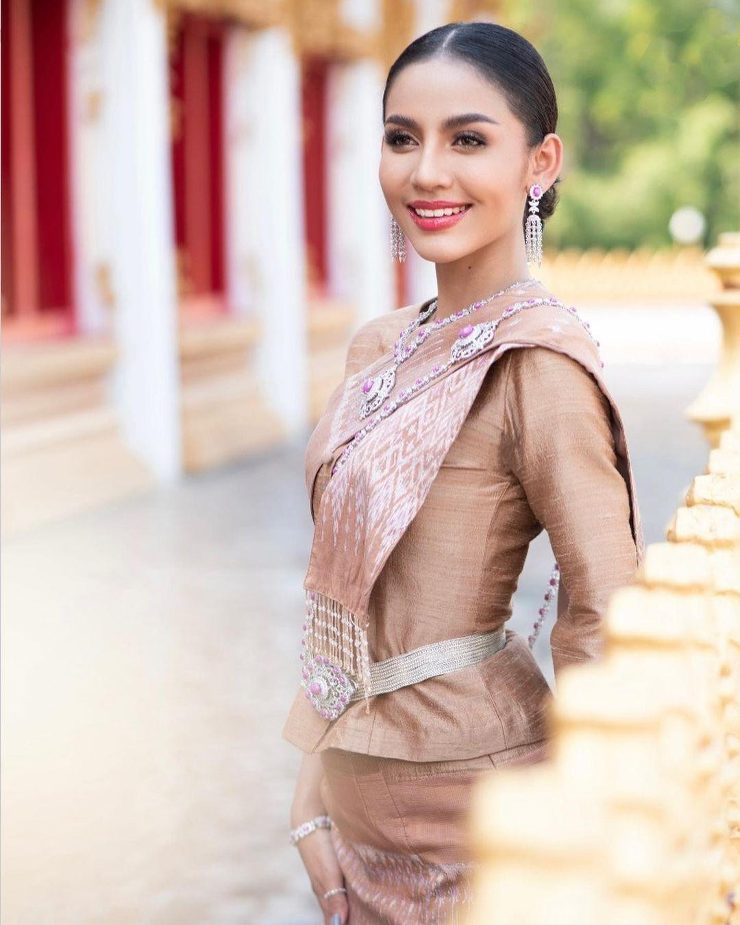 Kansuda 'Mimi' Chanakiri năm nay 23 tuổi, được đánh giá là người đẹp có nhiều kinh nghiệm thi thố sắc đẹp.