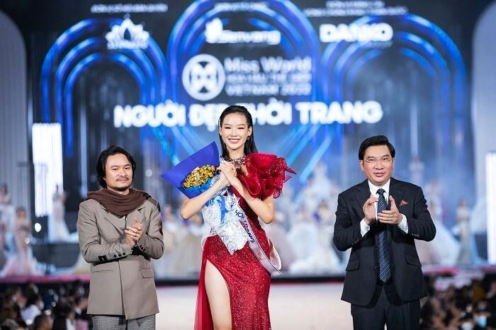 Đến với Miss World Vietnam 2022, Bảo Ngọc đã có sự 'lột xác' cực kỳ ấn tượng về nhan sắc và phong cách trình diễn, điều đó đã giúp cô giành được giải thưởng Người đẹp Thời trang và tấm vé vào thẳng top 20.