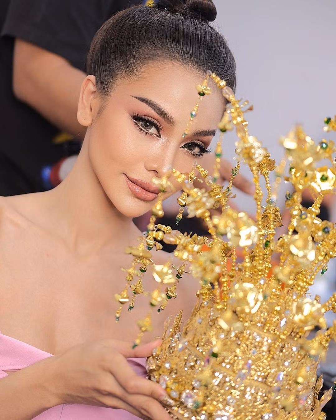 Cô sở hữu một trang instagram với hơn 1 triệu người theo dõi.
