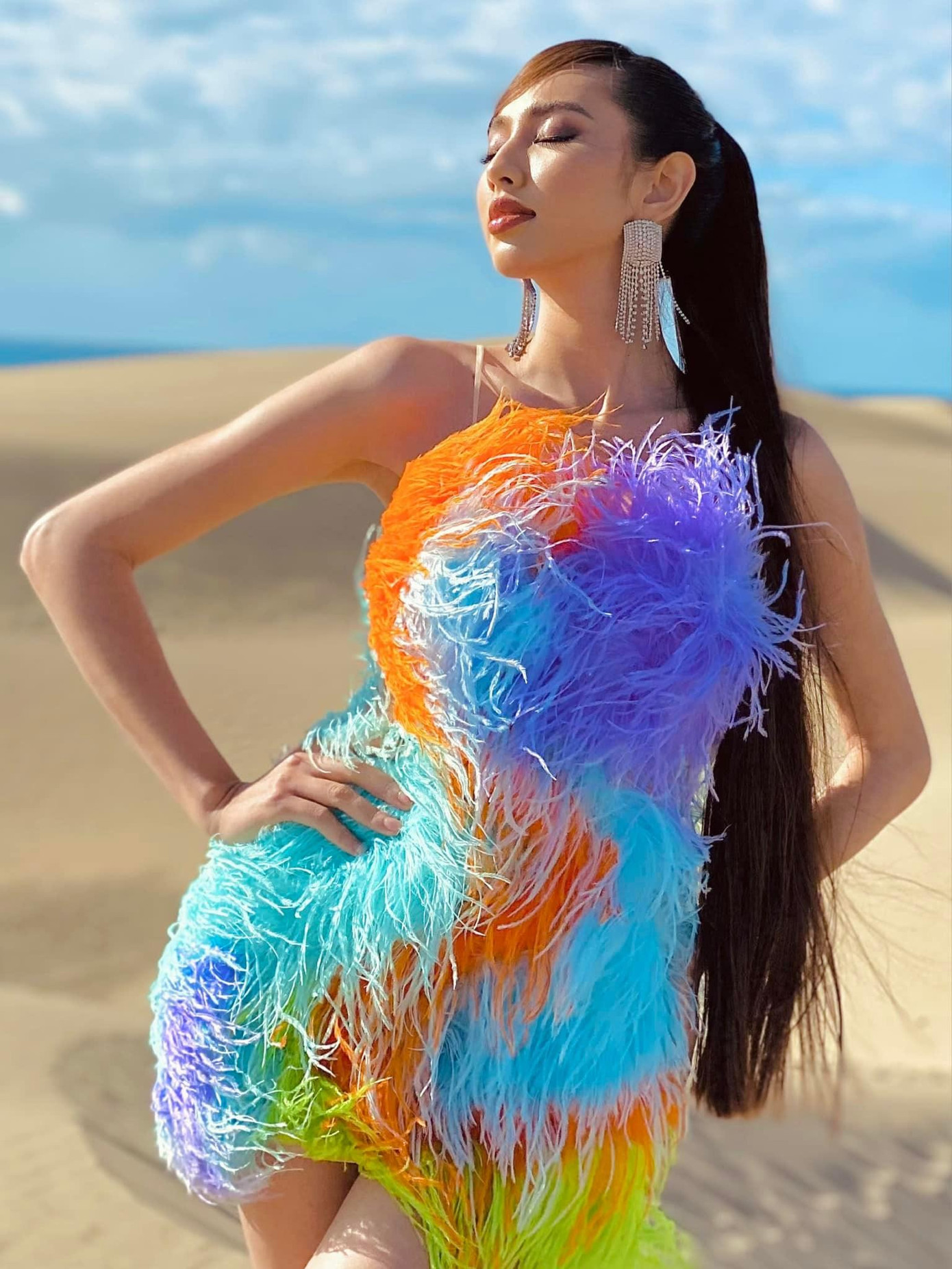 Tạo hình chuyên nghiệp mang lại cho Thuỳ Tiên vẻ đẹp lộng lẫy như một 'nữ thần'.