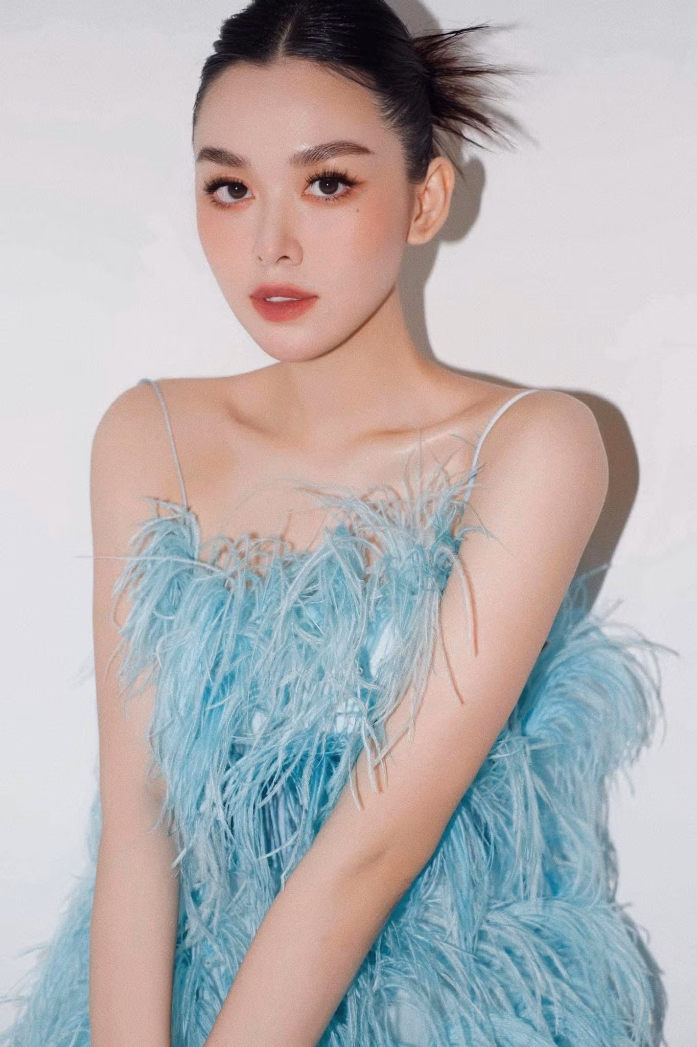 Nhan sắc tựa 'nữ thần' của Á hậu 2 Miss World Vietnam 2019 khiến fans trầm trồ.