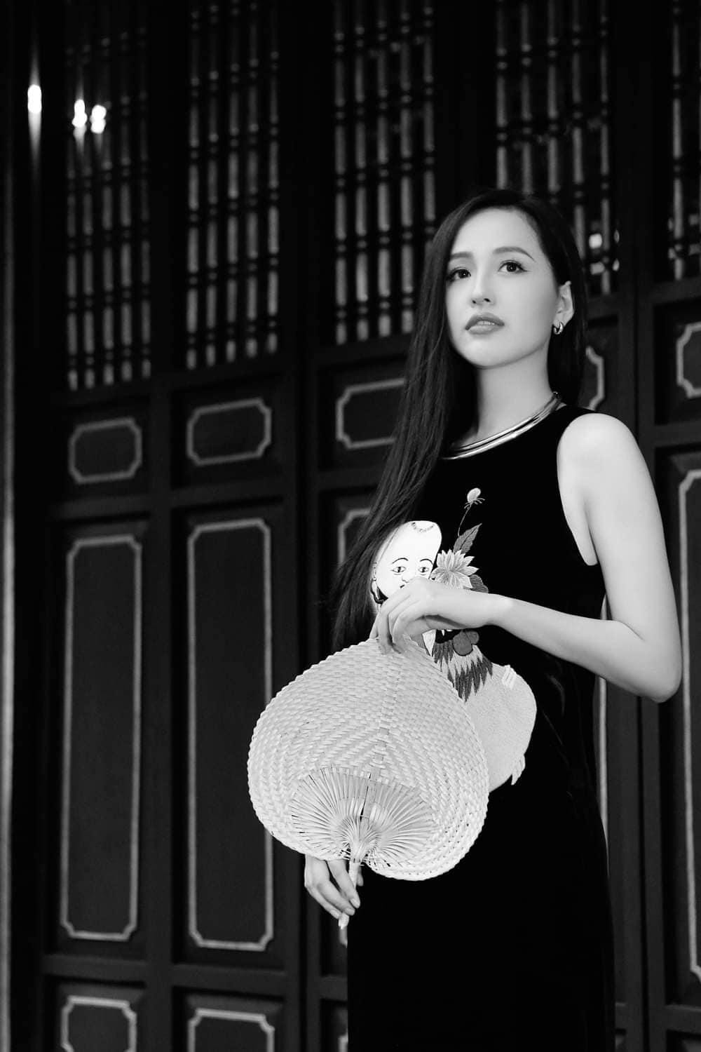 Mỗi lần xuất hiện, Mai Phương Thuý đều khiến fans thích thú bởi nhan sắc ngọt ngào, xinh đẹp vượt thời gian.