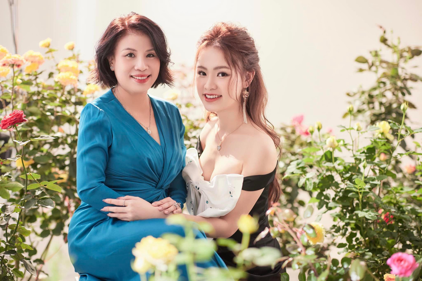 Cô cho biết trong nhà cô và mẹ rất thân thiết. Mẹ cũng là người thường xuyên đồng hành và hỗ trợ cũng như cho cô mọi lời khuyên trong cuộc sống. Tuy không phải là gia đình có truyền thống nghệ thuật nhưng mẹ đã nhiệt tình ủng hộ và hỗ trợ Ngọc Vân hết mình khi cô quyết định tham gia cuộc thi Hoa hậu Việt Nam 2016.