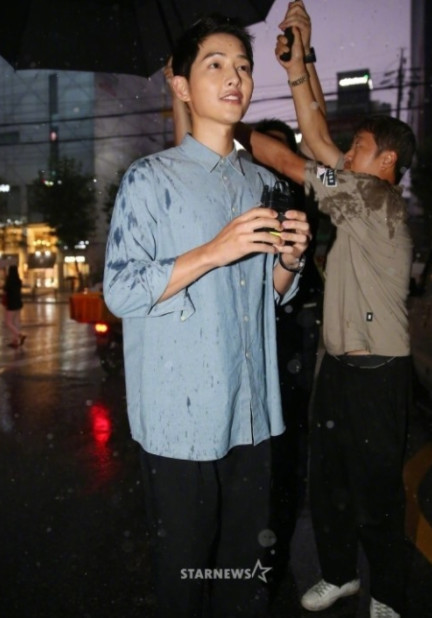 Song Hye Kyo vỡ òa hạnh phúc khi được Song Joong Ki cầu hôn ảnh 8