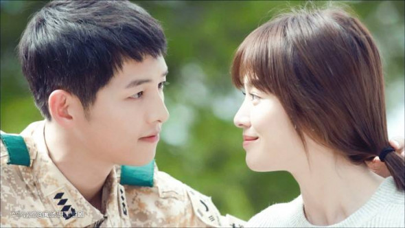 Song Hye Kyo vỡ òa hạnh phúc khi được Song Joong Ki cầu hôn ảnh 3
