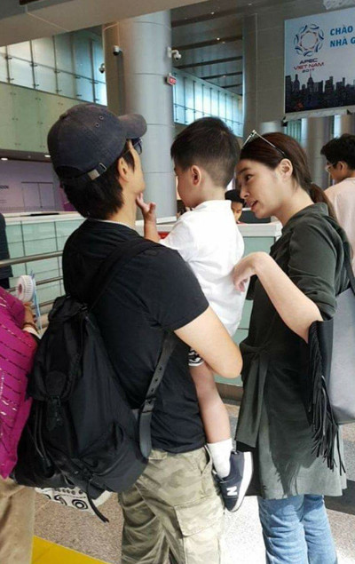 Người yêu cũ Song Hye Kyo đưa gia đình đi nghỉ ở Đà Nẵng ảnh 2