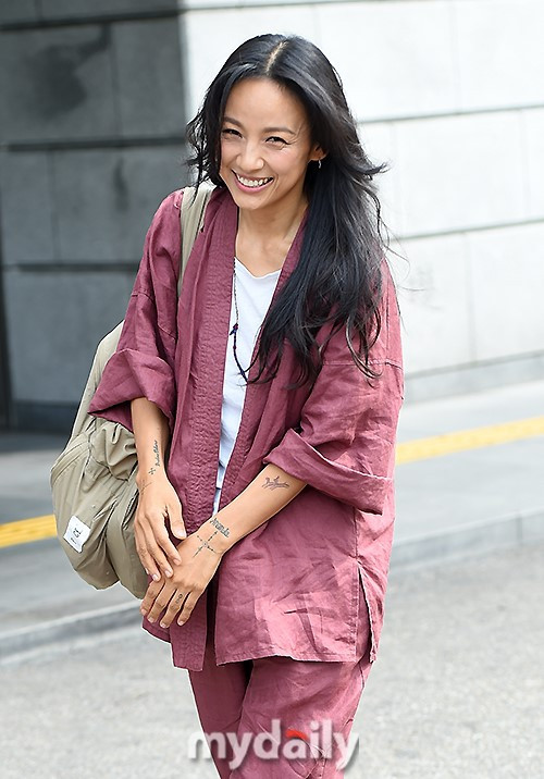 Fan ngất ngây ngắm Lee Hyori sành điệu gợi cảm ảnh 9