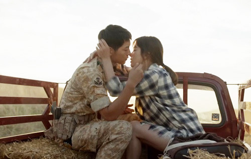 Song Hye Kyo - Song Joong Ki lộ ảnh hẹn hò, phủ nhận ‘cưới chạy bầu’ ảnh 19