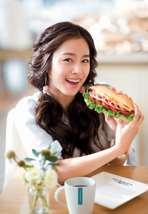 Bi Rain tiết lộ Kim Tae Hee đẹp nhất khi ăn ảnh 3