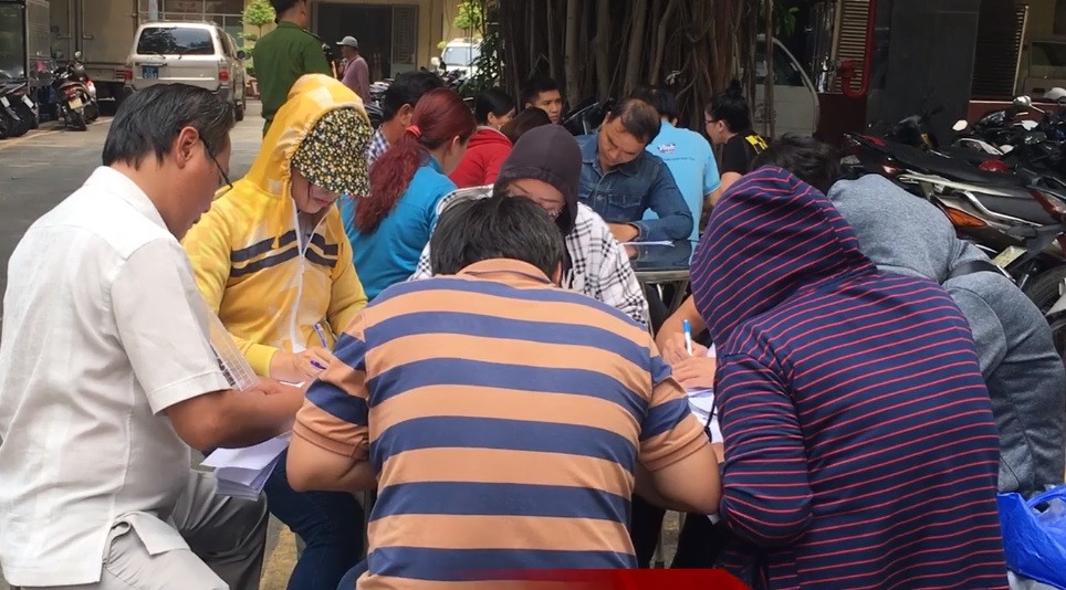 Người dân ùn ùn đến công an trình báo sau khi Chủ tịch Alibaba bị bắt ảnh 3