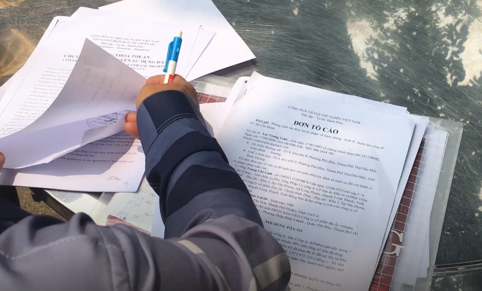 Người dân ùn ùn đến công an trình báo sau khi Chủ tịch Alibaba bị bắt ảnh 2