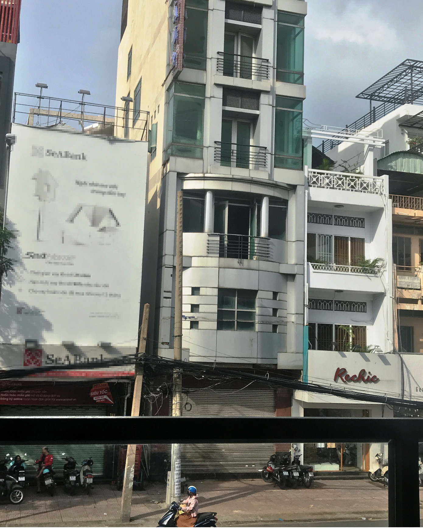 Người đàn bà tố vì bị giang hồ chiếm nhà, dọn tài sản hàng chục tỉ đồng ảnh 1