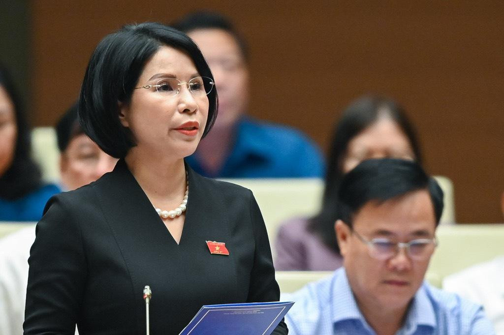 Đại biểu Quốc hội Trần Thị Nhị Hà, Giám đốc Sở Y tế Hà Nội. Ảnh Như Ý