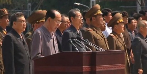 Chủ tịch Đoàn chủ tịch Hội nghị Nhân dân Tối cao Triều Tiên, Kim Yong-nam đọc thông điệp chúc mừng của Ủy ban Trung ương đảng Lao động và Quân ủy Trung ương tại lễ khánh thành. Ảnh: KCNA Chủ tịch Đoàn chủ tịch Hội nghị Nhân dân Tối cao Triều Tiên, Kim Yong-nam đọc thông điệp chúc mừng của Ủy ban Trung ương đảng Lao động và Quân ủy Trung ương tại lễ khánh thành