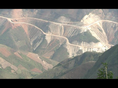 Đường lên Háng Đồng. Ảnh: Cẩm Ky