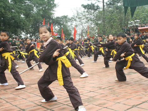 Đồng diễn võ sáo tại lễ hội Hoàng Hoa Thám