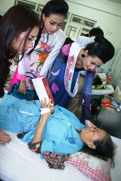 Động viên, chia sẻ với các bệnh nhân