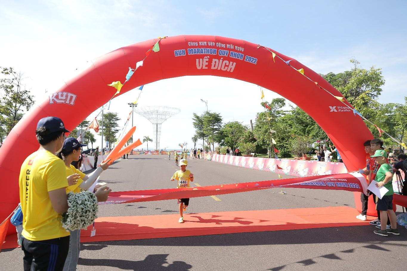 Các runners nhí nỗ lực để chạy về tới đích. Ảnh: PV Các runners nhí nỗ lực để chạy về tới đích. Ảnh: PV